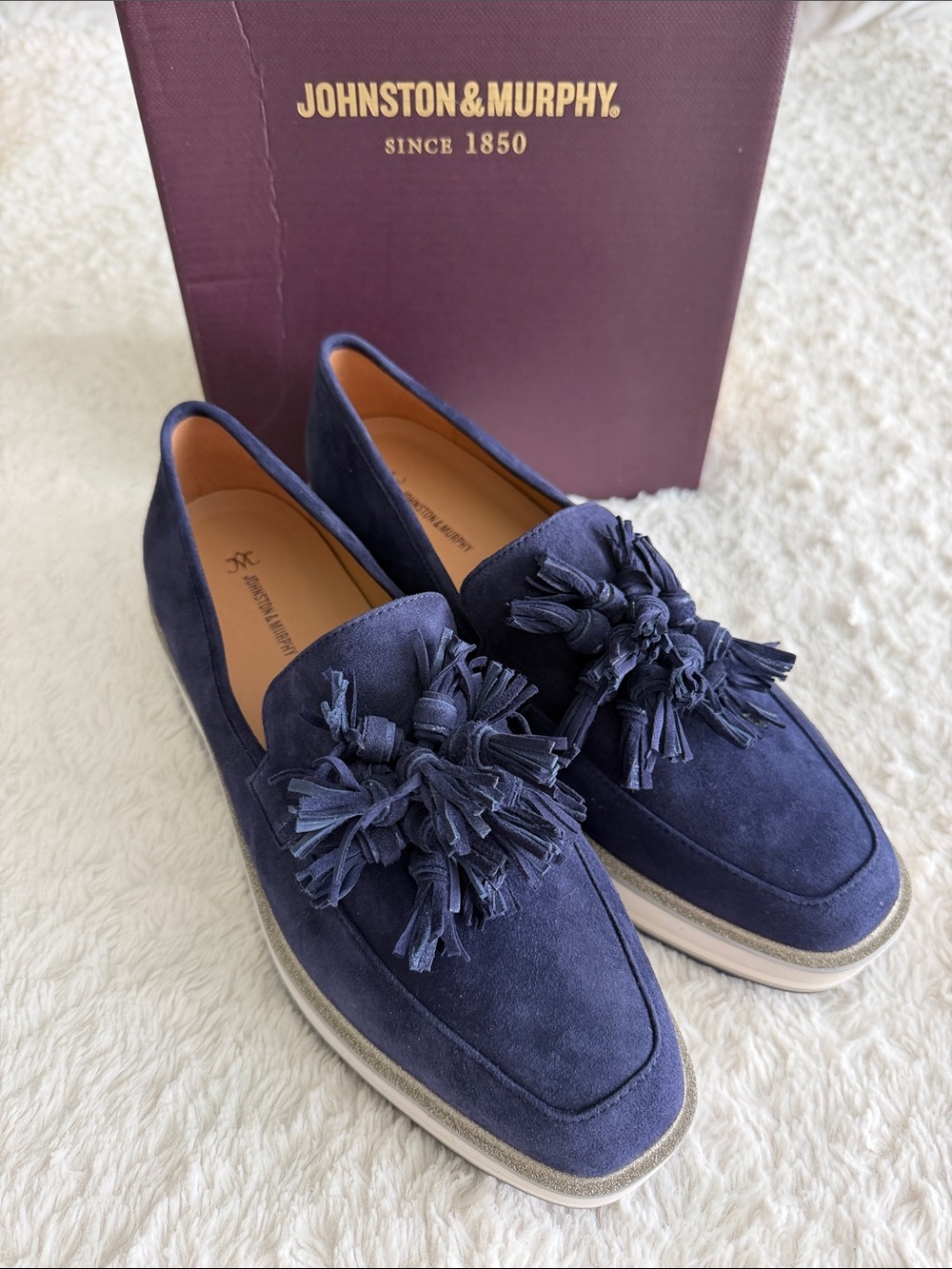 Johnston & Murphy women’s size 9.5 Gracelyn navy kid suede tassel loafers NEW